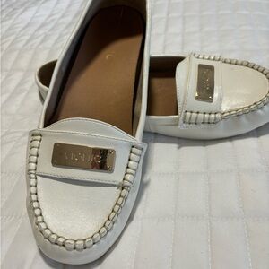 Vionic moccasin size 9
